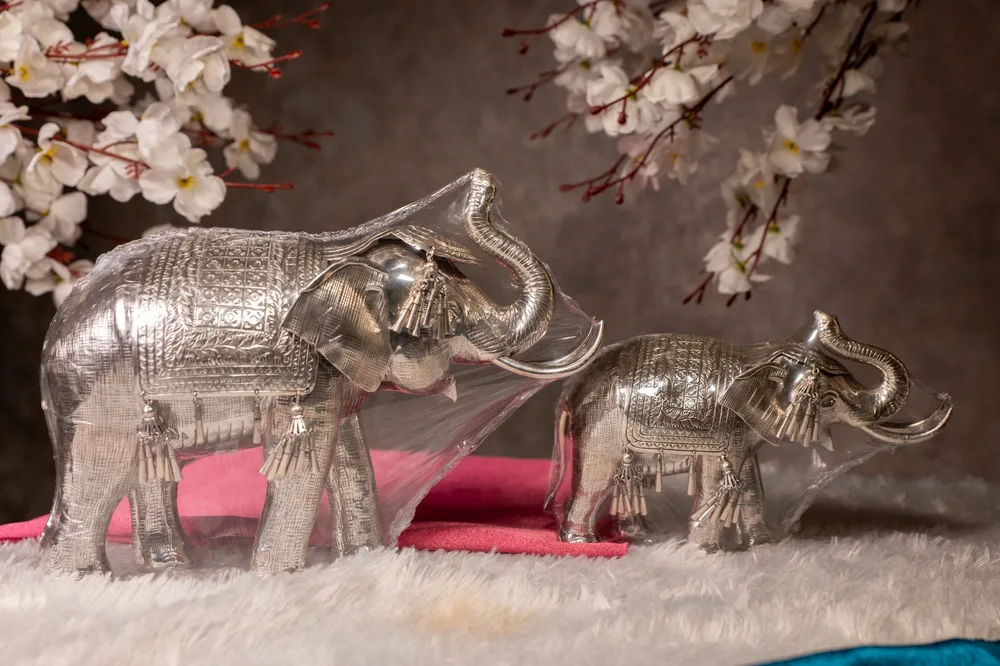 Auspicious Elephant Pair